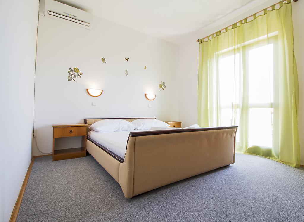 Pansion Maria Bed and Breakfast Zadar Buitenkant foto