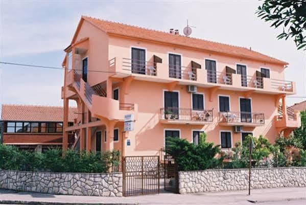 Pansion Maria Bed and Breakfast Zadar Buitenkant foto