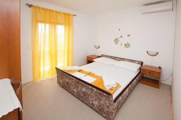 Pansion Maria Bed and Breakfast Zadar Buitenkant foto