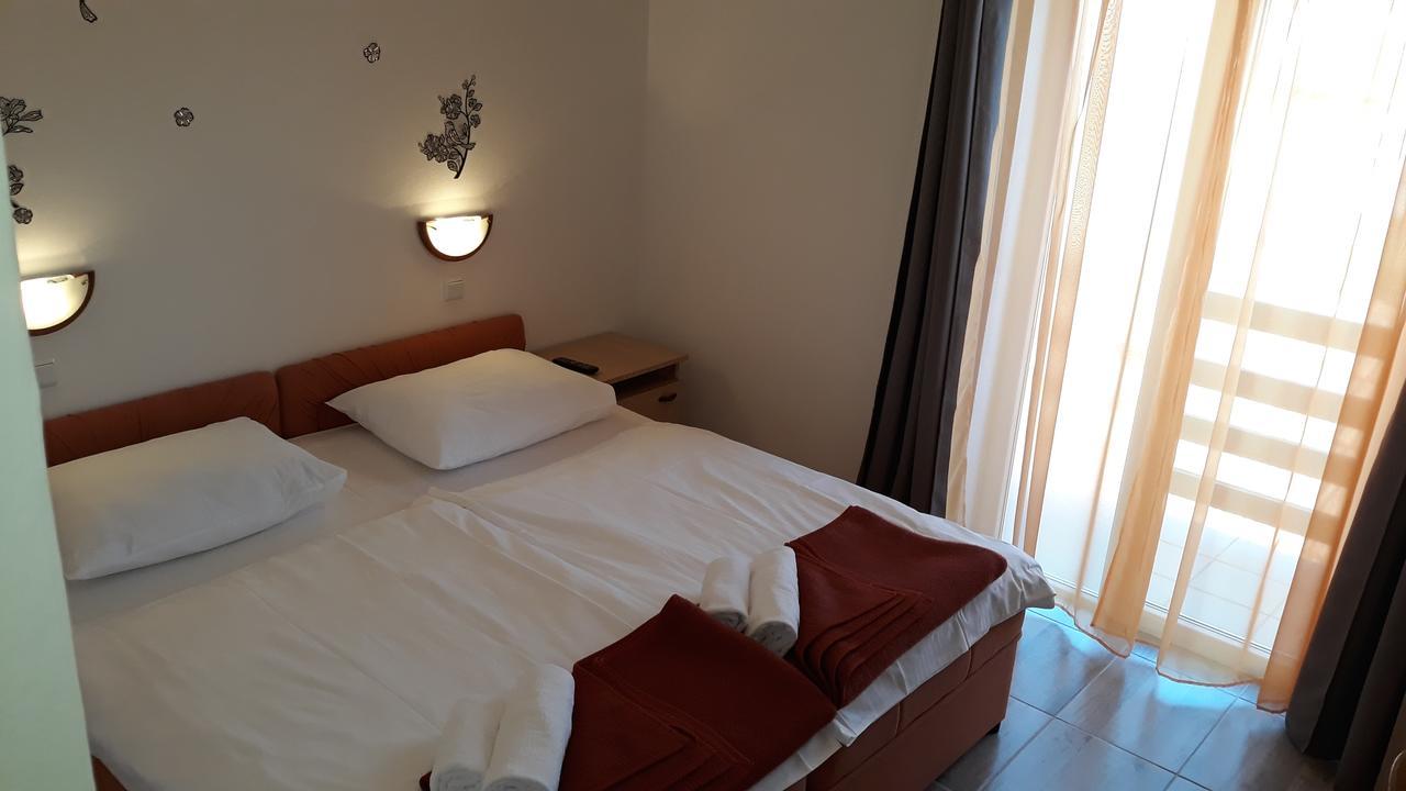 Pansion Maria Bed and Breakfast Zadar Buitenkant foto