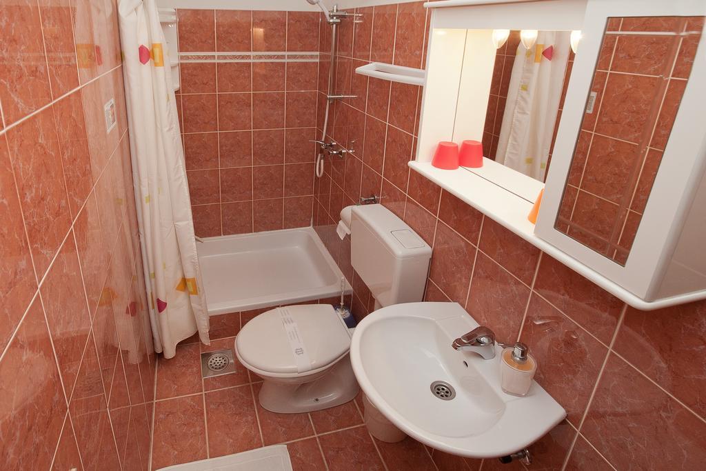 Pansion Maria Bed and Breakfast Zadar Buitenkant foto