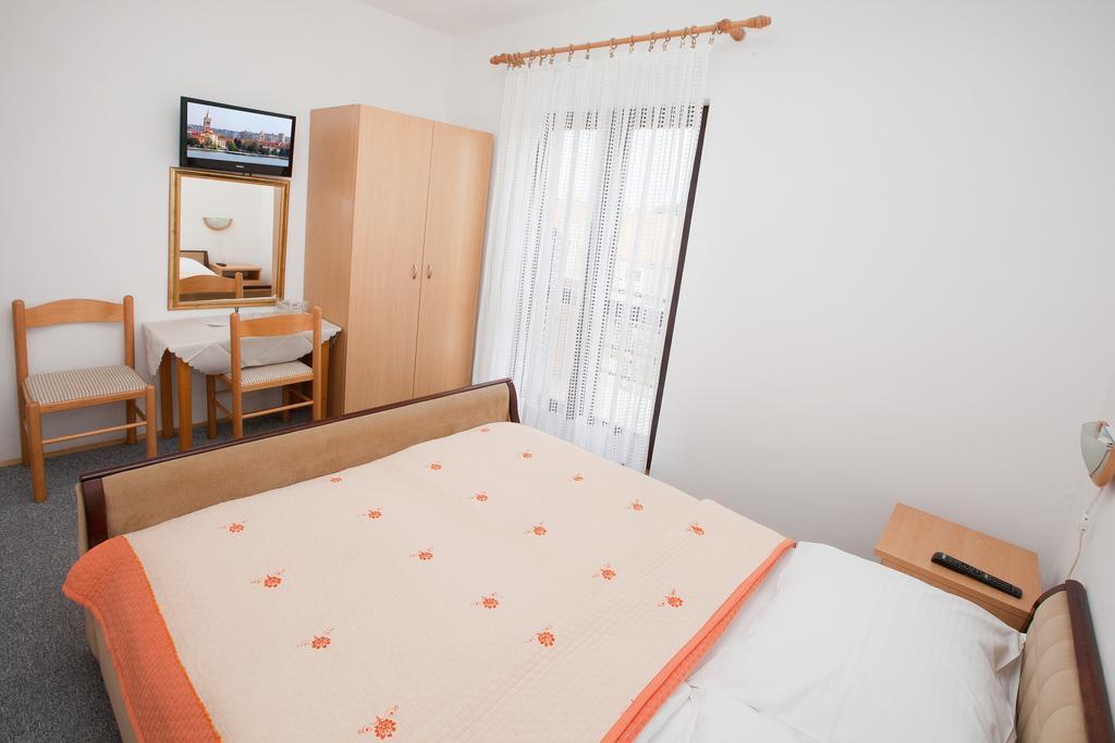 Pansion Maria Bed and Breakfast Zadar Kamer foto