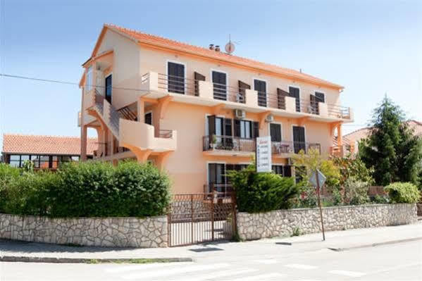 Pansion Maria Bed and Breakfast Zadar Buitenkant foto
